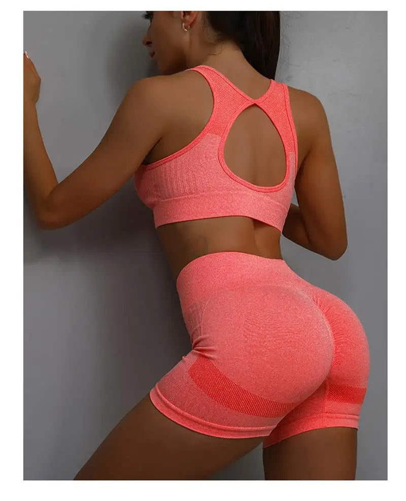 Summer sleeveless peach-shaped yoga suit set for women's running exercise and fitness training, a two-piece set
