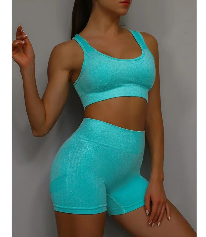 Summer sleeveless peach-shaped yoga suit set for women's running exercise and fitness training, a two-piece set