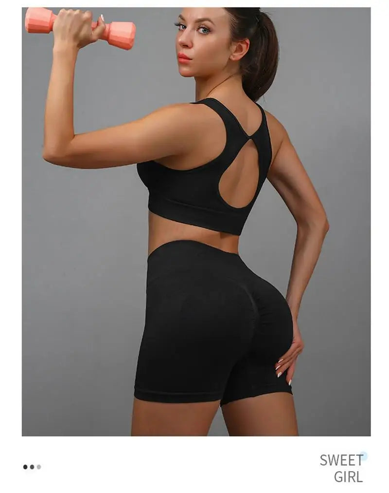 Summer sleeveless peach-shaped yoga suit set for women's running exercise and fitness training, a two-piece set